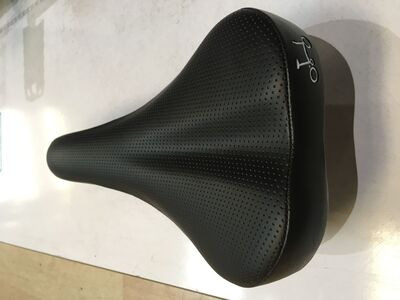 BROMPTON New Saddle (Without Pentaclip) Wide 167mm  click to zoom image